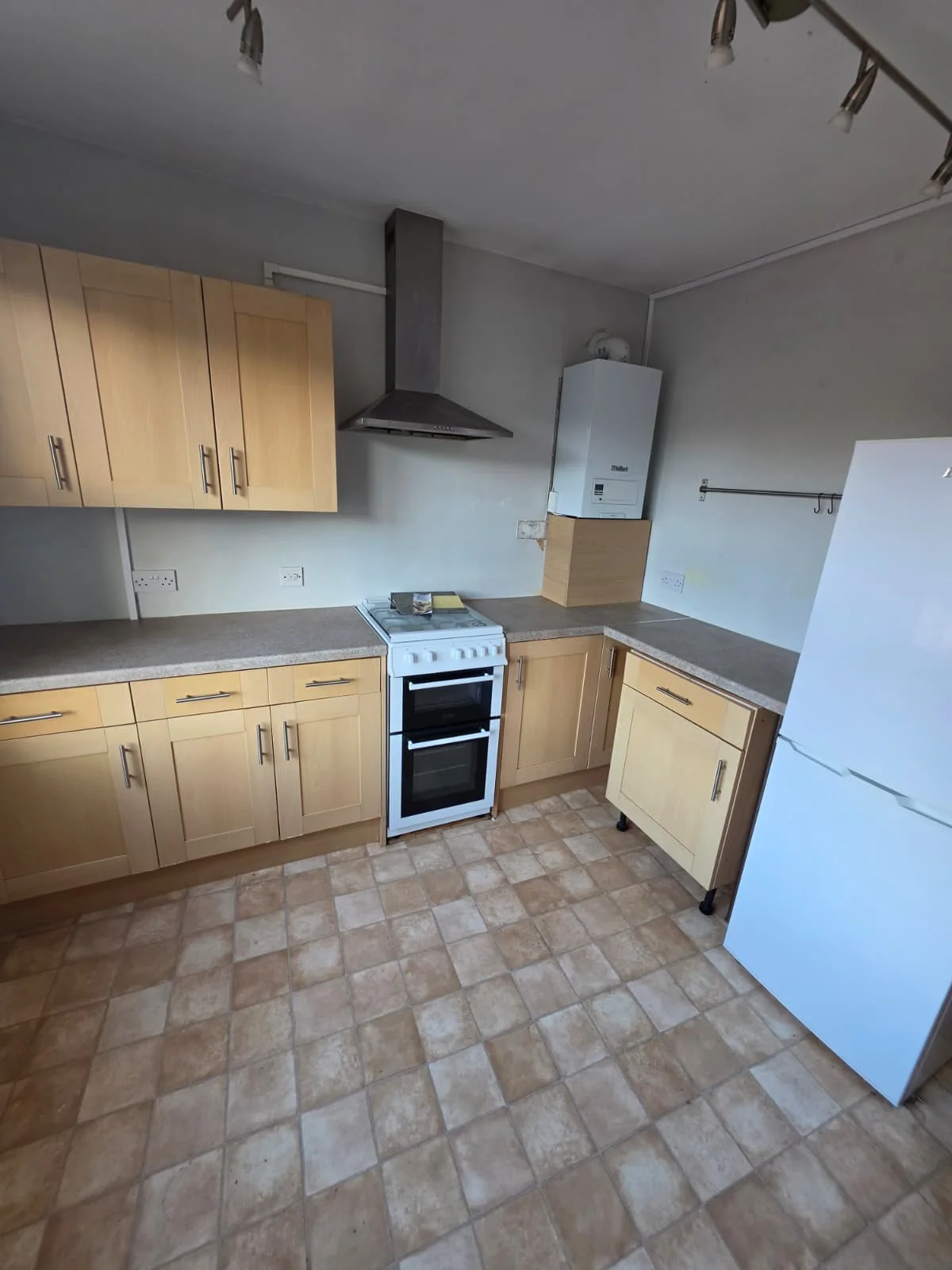 Lancaster Road kitchen-floor before renovation